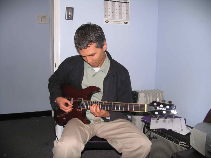 dale bolen redondo guitar school student in a guitar lesson with instructor dan krier